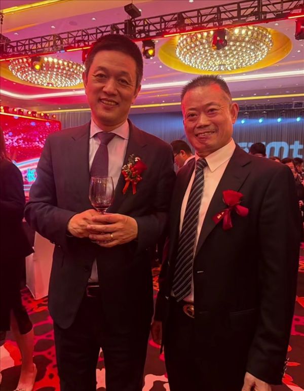 First day stock price surges 465%! NIO's Li Bin appears at Changxin Technology IPO appreciation dinner: Made a fortune