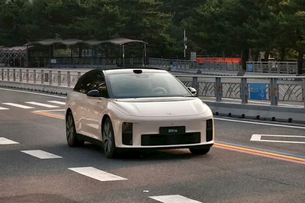 Headlight bottleneck! Li i6 production reduced by about 4,000 units: product head responds