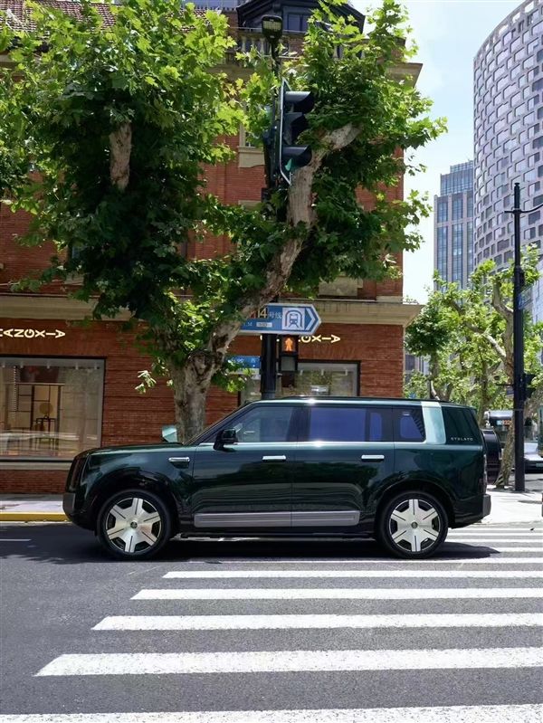 HarmonyOS Smart Mobility's first boxy SUV: Xiangjie G9 real-life images revealed, dark green paint exudes leisure-travel feel