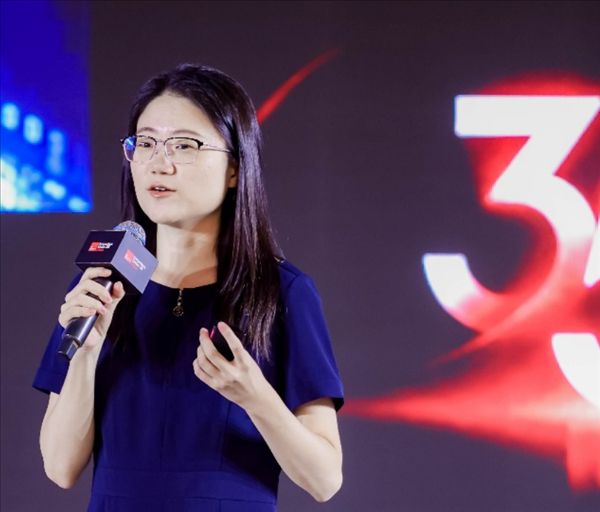 Major breakthrough! A post-90s female scientist in Shenzhen overcomes the challenges of micro-nano photonics.