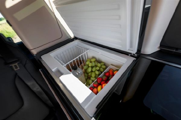 Mercedes-Benz launches new Marco Polo camper van: liftable roof, built-in refrigerator and kitchen