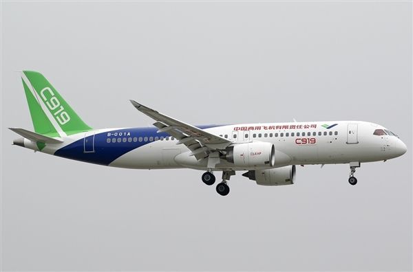 The C919 domestically-produced large aircraft has officially begun operating on international commercial routes: no need for US or EU approval, bilateral airworthiness mutual recognition is sufficient!