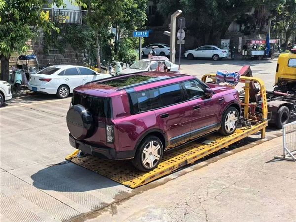 Pre-sale starting at 439,800 yuan, the Xiangjie G9 Huanyu Red real car revealed: a lady falls in love at first sight!