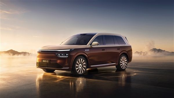 The fully-loaded Huawei smart large SUV is selling like hotcakes! Yijing X9 pre-sale orders have exceeded 21,000 units, starting at 299,800 RMB.