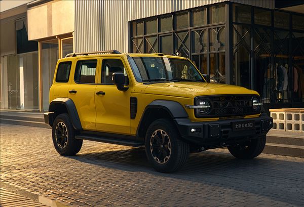 Great Wall Motor's revenue exceeds 100 billion but net profit halves! Wei Jianjun begins a "roundabout strategy"