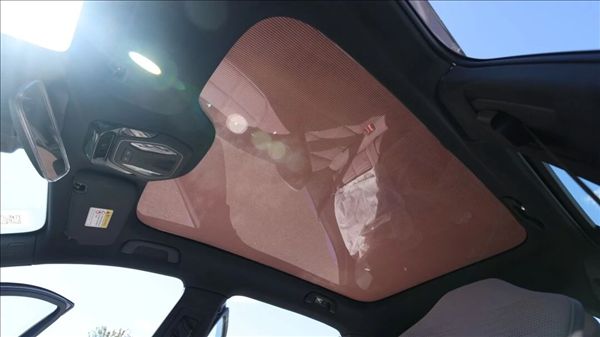 China's FAW integrates perovskite photovoltaic technology into automotive glass, generating up to 10 kWh of electricity per day.